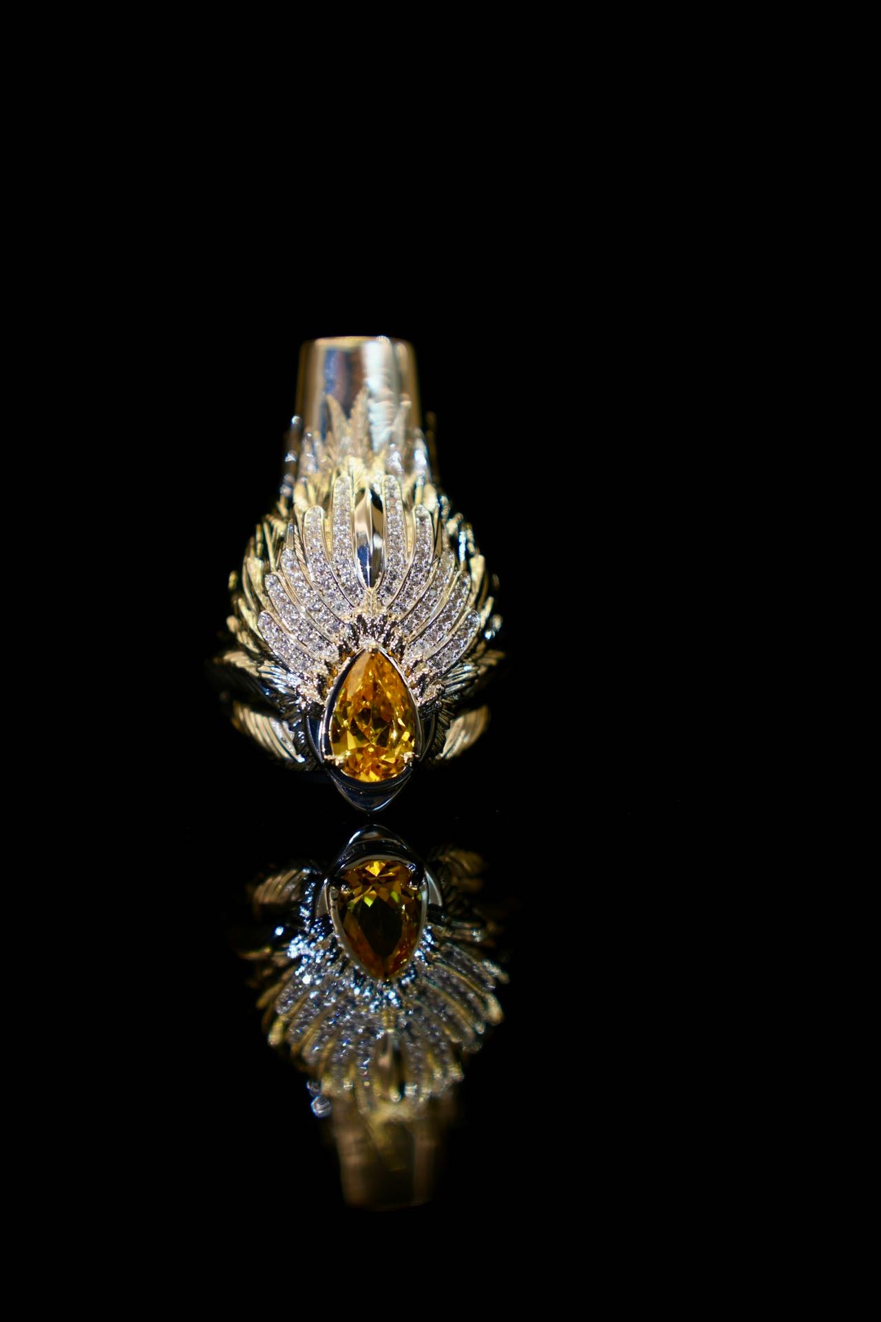 Cigarette Holder-Silver- yellow diamond Egyptian Queen